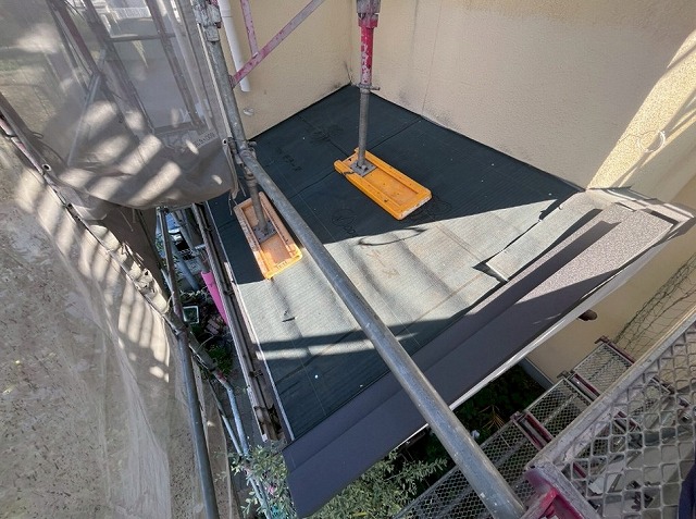 高砂市　下屋根の下葺き施工