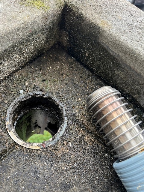 高砂市　排水口の清掃作業