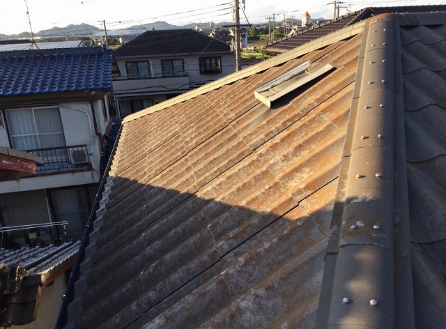 姫路市　天窓(トップライト)付き屋根の劣化状況