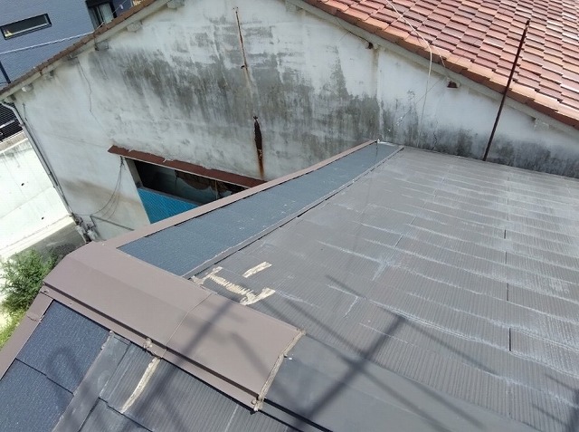 姫路市　屋根上の棟板金全景