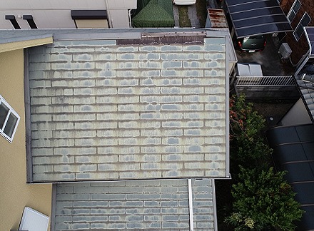 姫路市　棟際の屋根材欠損