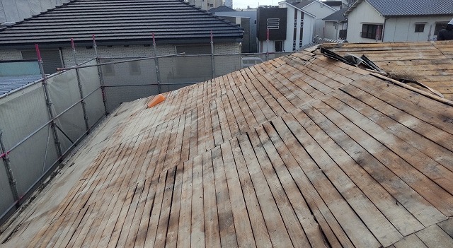 加古郡稲美町　瓦撤去後の下地板