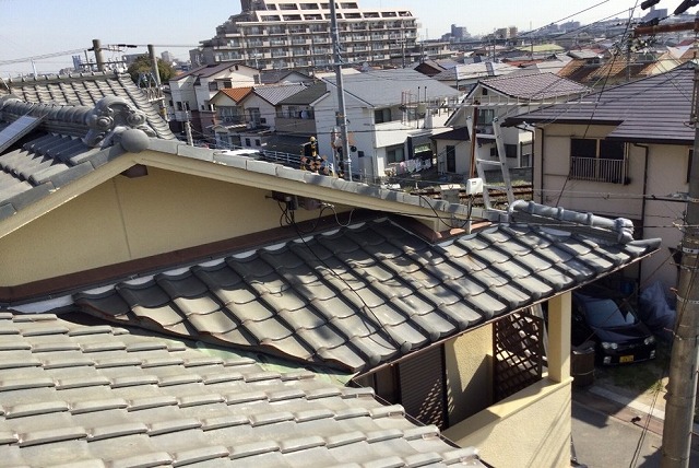 高砂市　下屋根と周辺屋根
