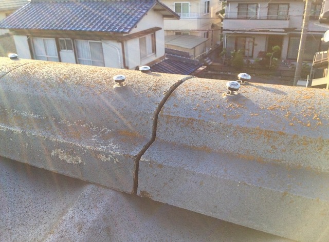 姫路市　棟板金継ぎ目のずれ