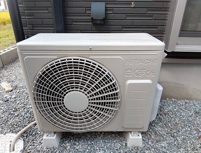 高砂市　エアコン室外機正面