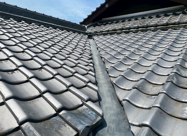 加古郡稲美町　谷板金交換後の全景