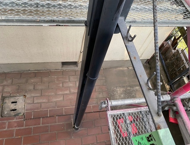 高砂市　地面際の竪樋納まり
