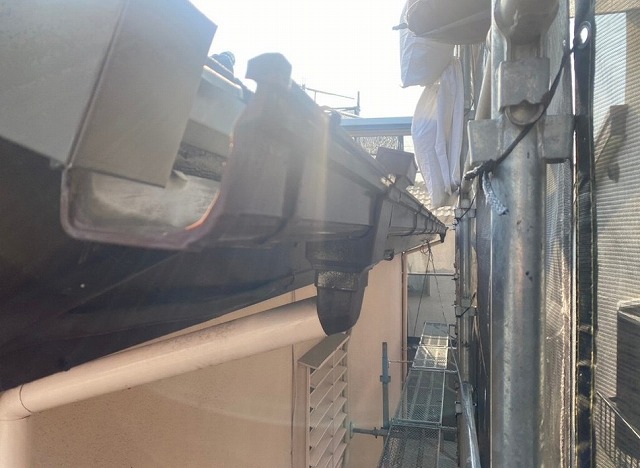加古郡稲美町　既存角樋の軒先