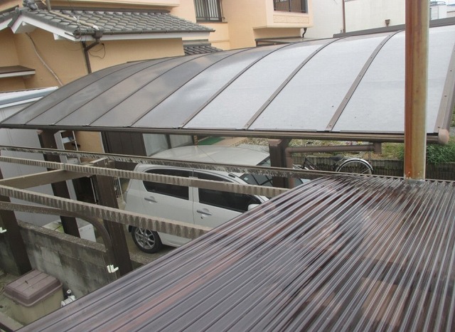 加古川市　新しい波板の施工途中