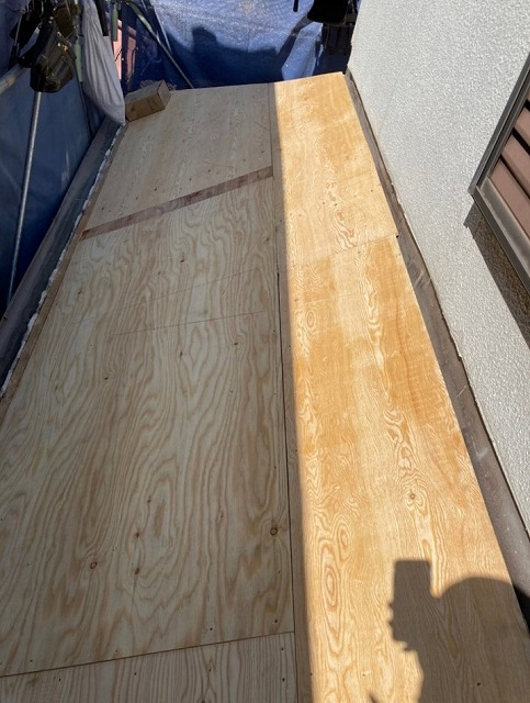 高砂市　コンパネ施工後の屋根