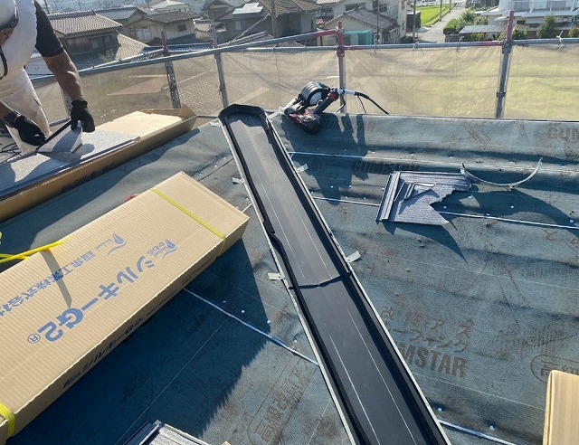 高砂市　谷シーラー施工中