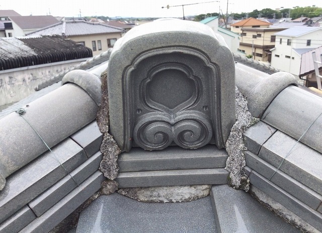高砂市　鬼瓦まわりの漆喰剥離