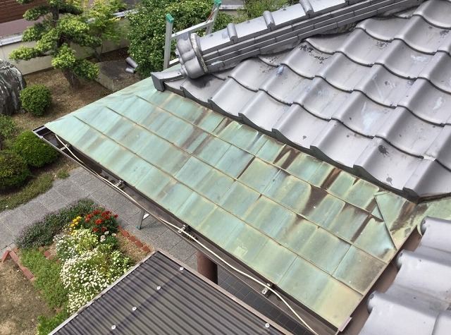 高砂市　銅板一文字葺き屋根の緑青