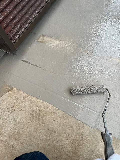 高砂市　防水材一層目の塗布