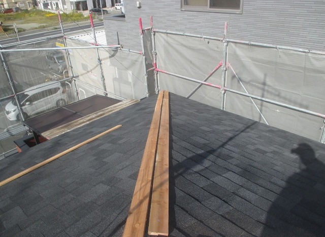 高砂市　棟貫板(ぬきいた)の設置状況