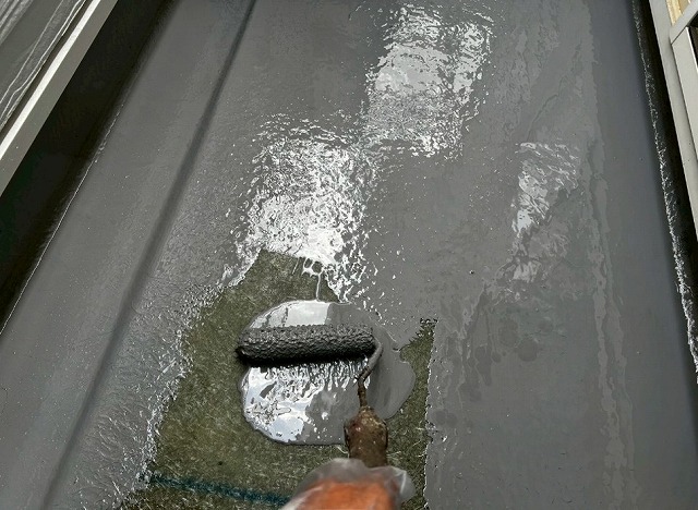 高砂市　樹脂塗布中の防水層