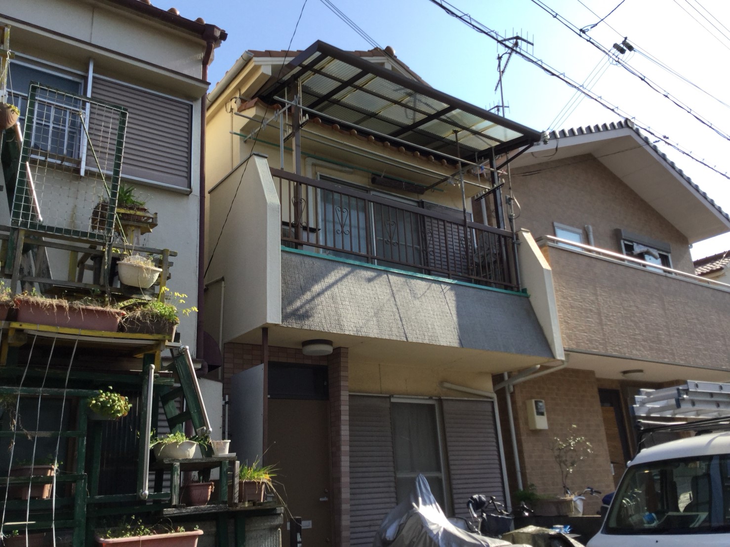 明石市で築年数による屋根の劣化が原因の雨漏り｜現地調査の様子