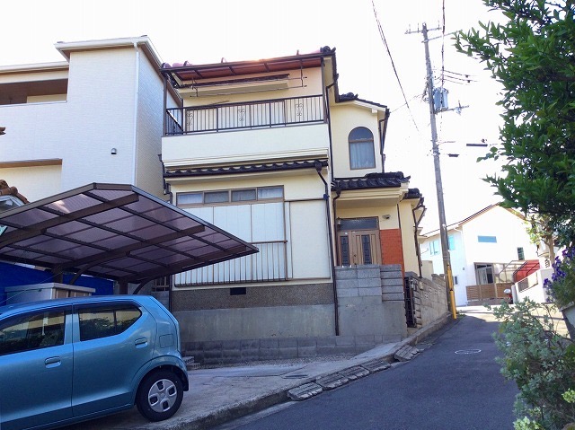加古川市　棟積み替え（丸瓦一発仕上げ）　施工前の外観